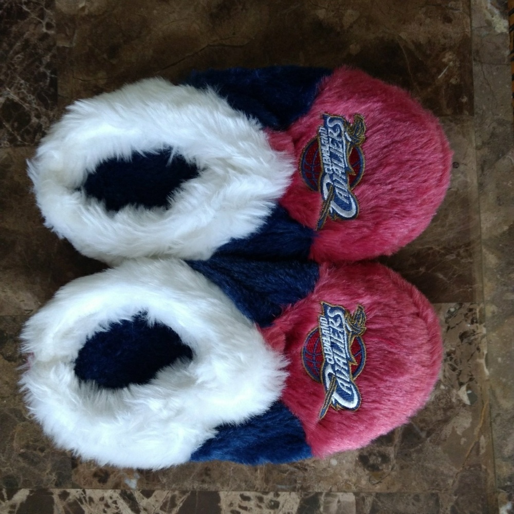 Cleveland Cavs🏀 Youth  Slippers